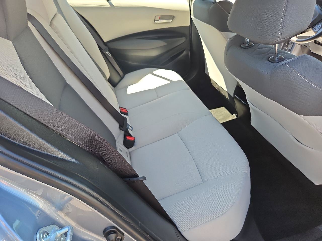 Used 2021 Toyota Corolla LE FWD image 19