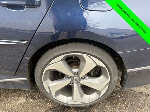 Used 2018 Honda Accord Touring image 9