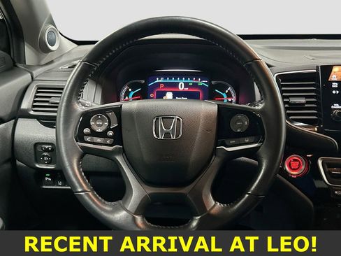 Used 2021 Honda Pilot Touring image 11