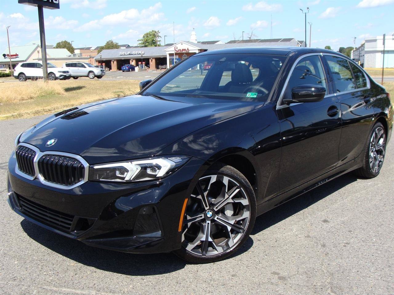 Used 2025 BMW 330i Sedan w/ M Sport Package RWD image 3