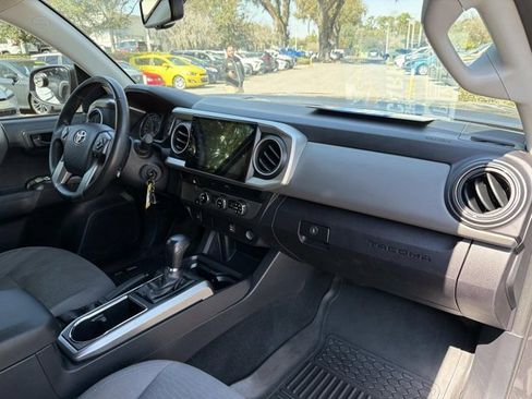 Used 2016 Toyota Tacoma SR5 w/ SR5 Appearance Package (SN) image 16