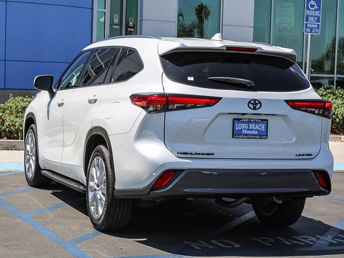 Used 2023 Toyota Highlander Limited FWD image 9