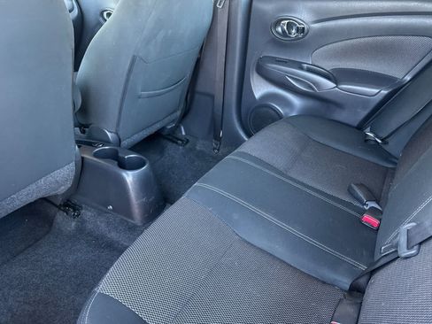 Used 2017 Nissan Versa SV FWD image 4