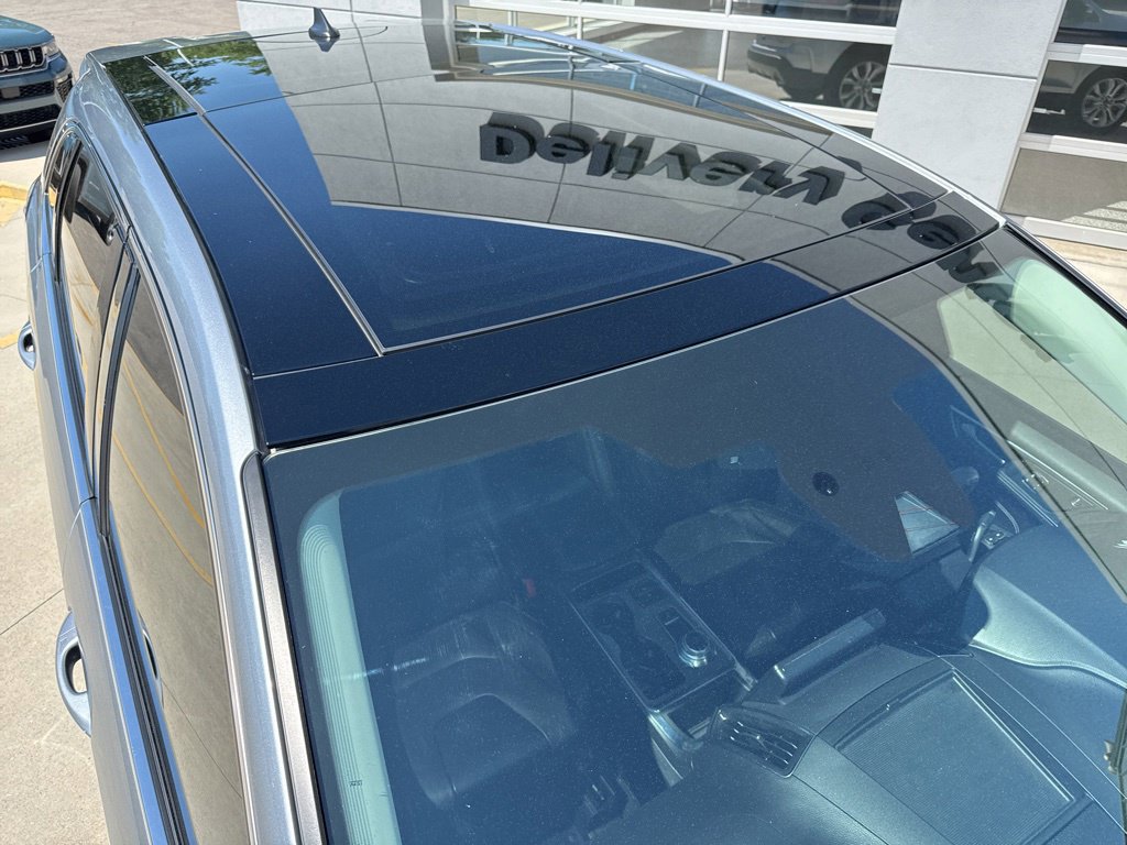 Used 2022 Ford Edge Titanium AWD/4WD image 17