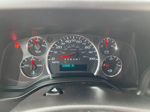 Used 2019 GMC Savana 2500 w/ Driver Convenience Package image 22