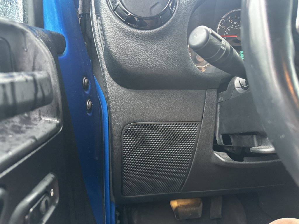 Used 2015 Jeep Wrangler Unlimited Sahara AWD/4WD image 17