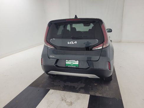 Used 2025 Kia Soul LX w/ LX Technology Package FWD image 7