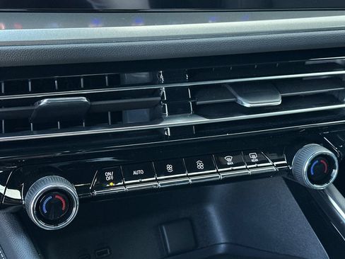 New 2026 Chevrolet Traverse LT w/ Enhanced Driving Package FWD image 22