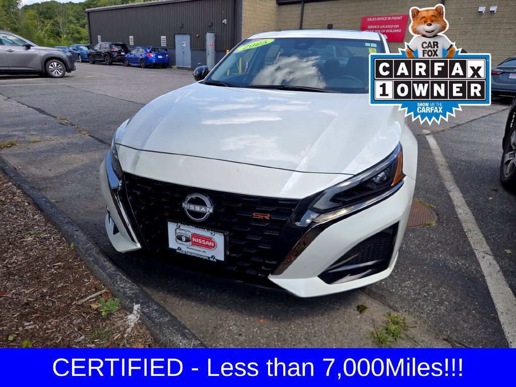 Used 2025 Nissan Altima 2.5 SR w/ SR Premium Package AWD/4WD image 3