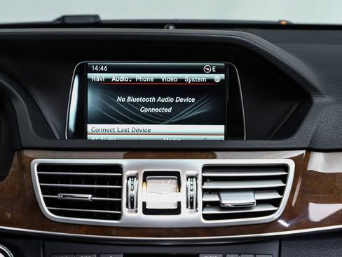 Used 2015 Mercedes-Benz E 350 4MATIC Sedan image 16