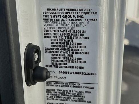 Used 2024 Isuzu NPR RWD image 19