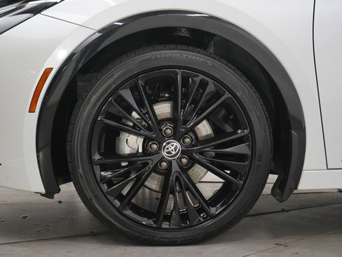 Used 2025 Toyota Prius AWD image 25