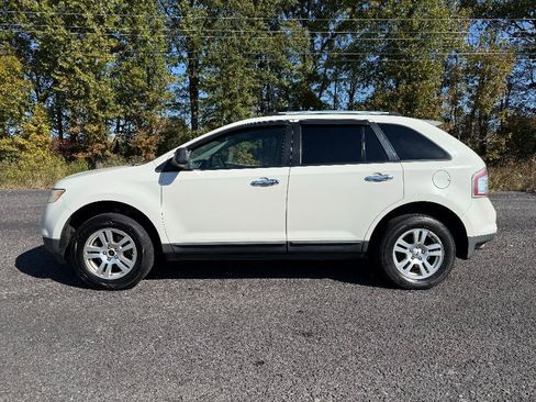 Used 2010 Ford Edge SE image 4