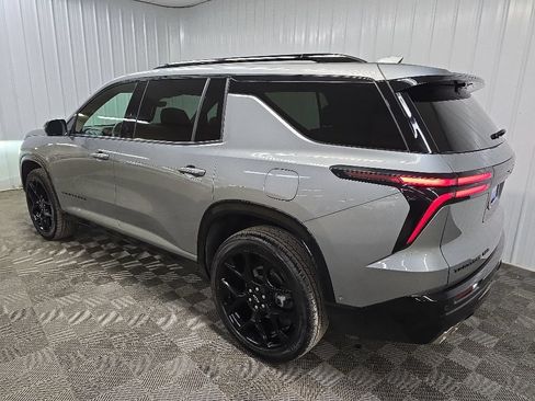 Used 2026 Chevrolet Traverse RS AWD/4WD image 9