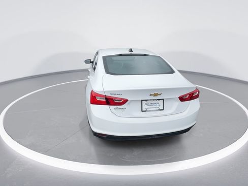 Used 2022 Chevrolet Malibu LS FWD image 7