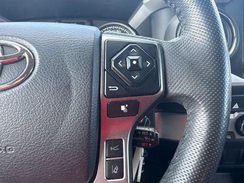 Used 2021 Toyota Tacoma SR5 RWD image 15