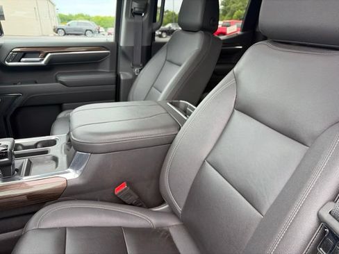 Used 2023 Chevrolet Silverado 1500 LT Trail Boss w/ LT Trail Boss Premium Package AWD/4WD image 10