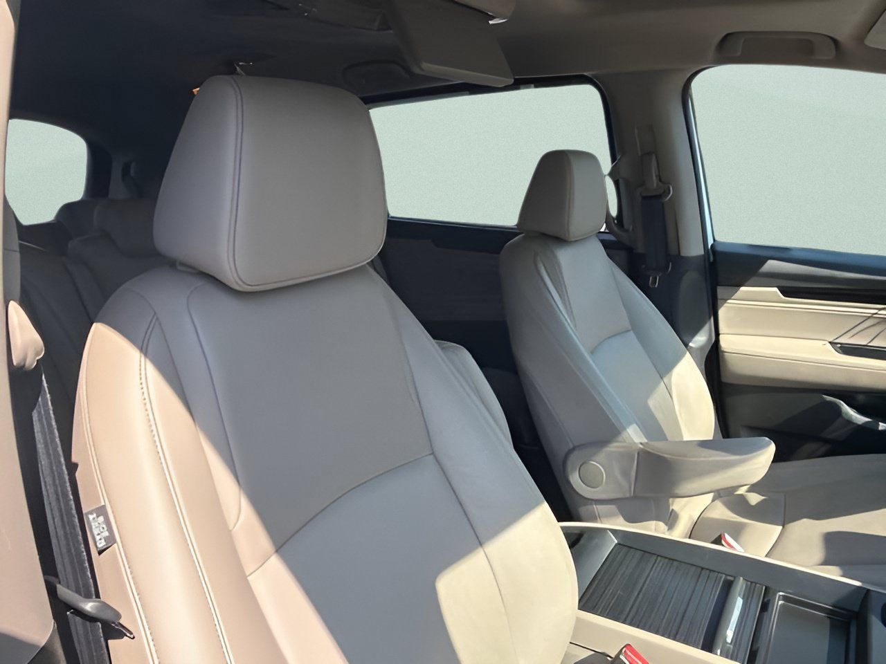 Used 2023 Honda Odyssey Touring image 6