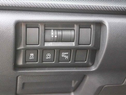 Used 2022 Subaru Crosstrek 2.0i Premium w/ Moonroof Package image 30