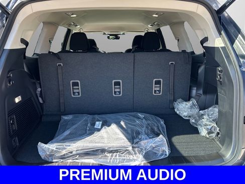 Certified 2025 Subaru Ascent Premium image 11