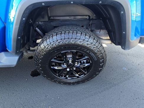 Used 2022 Jeep Gladiator Sport image 8