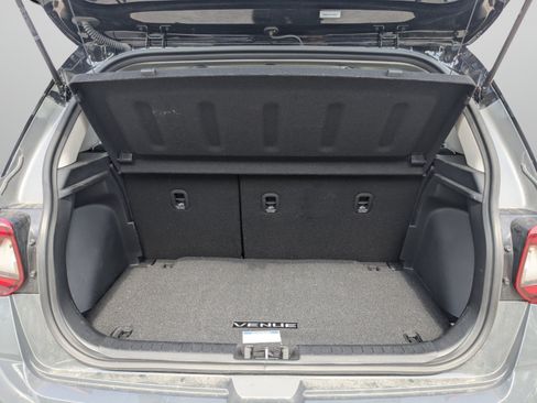 Certified 2025 Hyundai Venue Limited FWD image 14