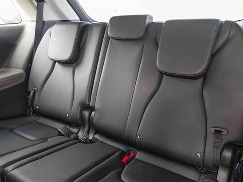 Used 2025 Kia Carnival image 27