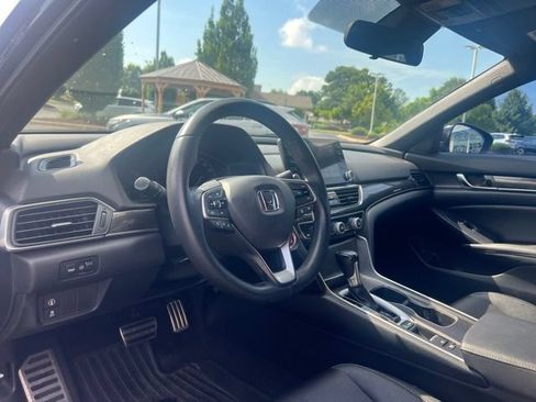Used 2019 Honda Accord Sport image 11