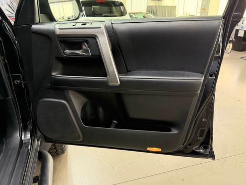 Used 2019 Toyota 4Runner SR5 Premium AWD/4WD image 17
