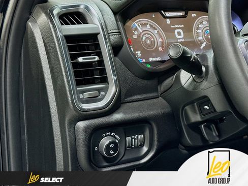 Used 2025 RAM 3500 Laramie AWD/4WD image 14