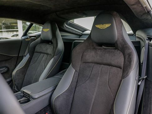 New 2025 Aston Martin V8 Vantage Coupe image 20