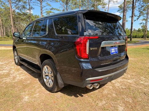 Used 2023 GMC Yukon Denali w/ LPO, Floor Liner Package AWD/4WD image 3