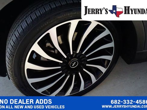 Used 2022 Lincoln Nautilus Black Label w/ Class II Trailer Tow Package AWD/4WD image 9
