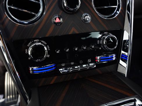 Used 2023 Rolls-Royce Cullinan w/ Cullinan Package image 55