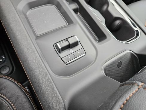 New 2026 GMC Sierra 2500 AT4 AWD/4WD image 28