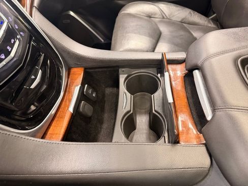 Used 2020 Cadillac Escalade ESV Premium Luxury w/ LPO, Radiant Package image 38