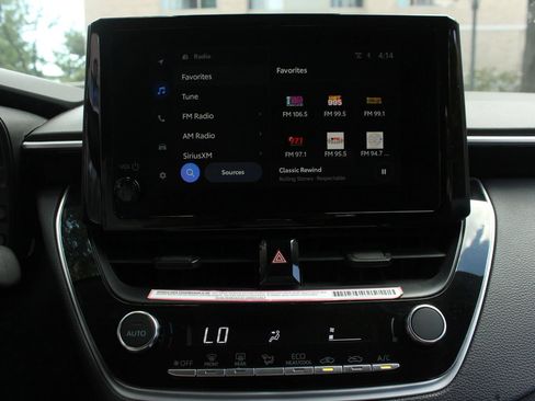 Used 2024 Toyota Corolla LE FWD image 32