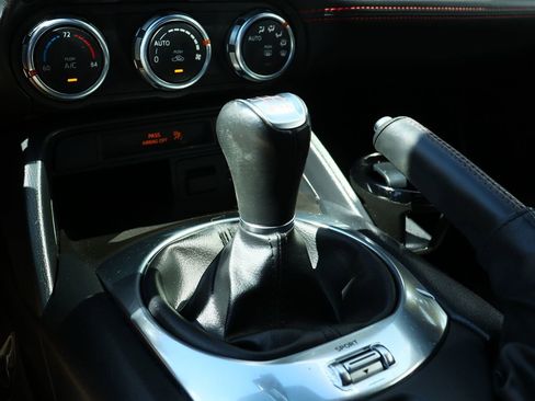 Used 2017 FIAT 124 Spider Abarth image 44