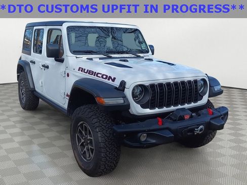Used 2024 Jeep Wrangler Unlimited Rubicon w/ Capability Package image 1