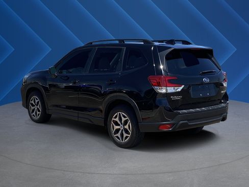 Used 2019 Subaru Forester Premium AWD/4WD image 5