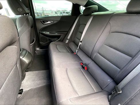 Used 2024 Chevrolet Malibu RS FWD image 19