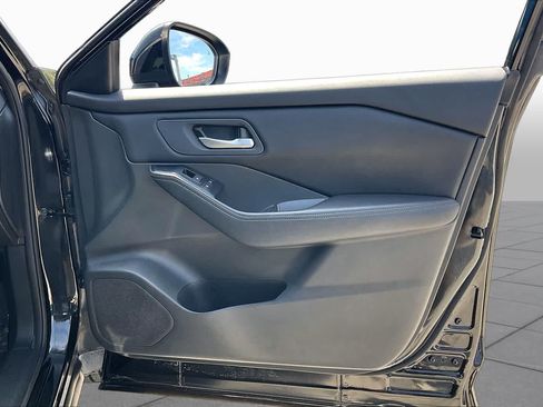 Used 2024 Nissan Rogue SV FWD image 22