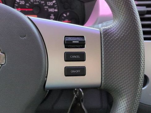 Used 2015 Nissan Frontier SV RWD image 22