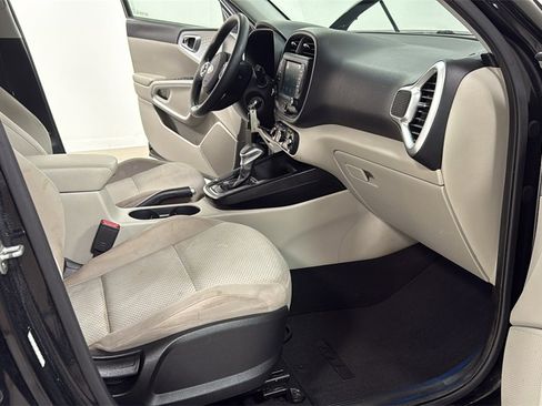 Used 2020 Kia Soul LX image 18
