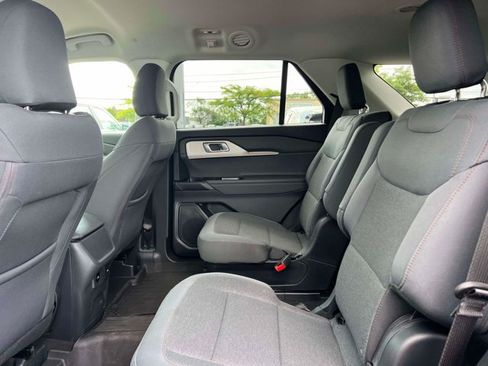 Used 2026 Ford Explorer Active AWD/4WD image 16