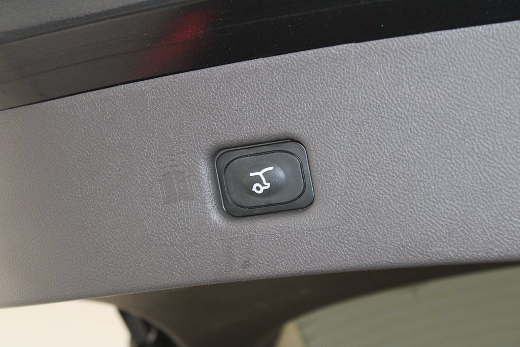 Used 2023 Lincoln Nautilus Reserve AWD/4WD image 17