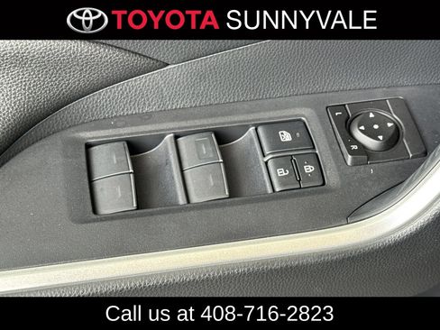 Used 2023 Toyota RAV4 XLE Premium AWD/4WD image 18