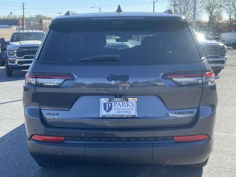 Certified 2025 Jeep Grand Cherokee L Limited w/ Luxury Tech Group II image 8