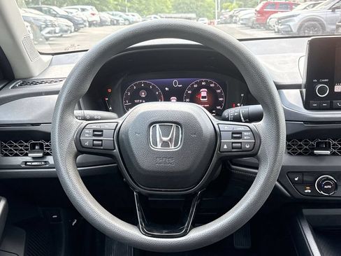 Used 2023 Honda Accord EX image 10