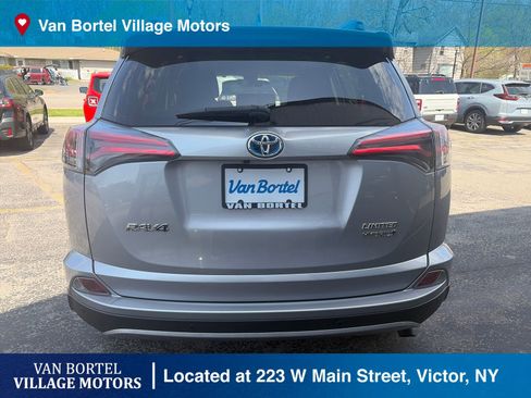 Used 2018 Toyota RAV4 Limited AWD/4WD image 7